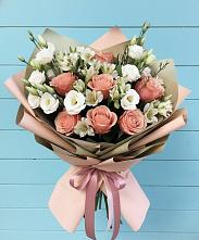 Букет цветов из:  Розы, Альстромерии и Лизиантусы в Костерево