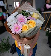 Букет цветов из:  Герберы, Розы и Хризантемы в Костерево