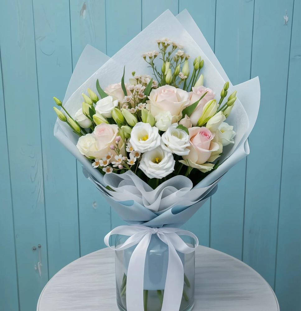 Букет цветов из: Розы и Лизиантусы в Костерево