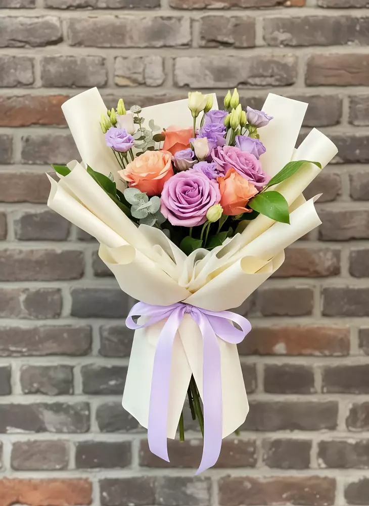 Букет цветов из: Лизиантусы и Розы в Костерево