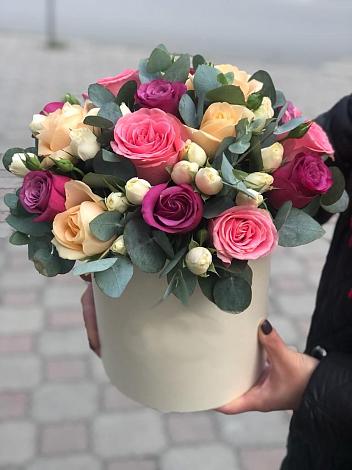 Цветочная композиция из Розы в шляпной коробке в Костерево