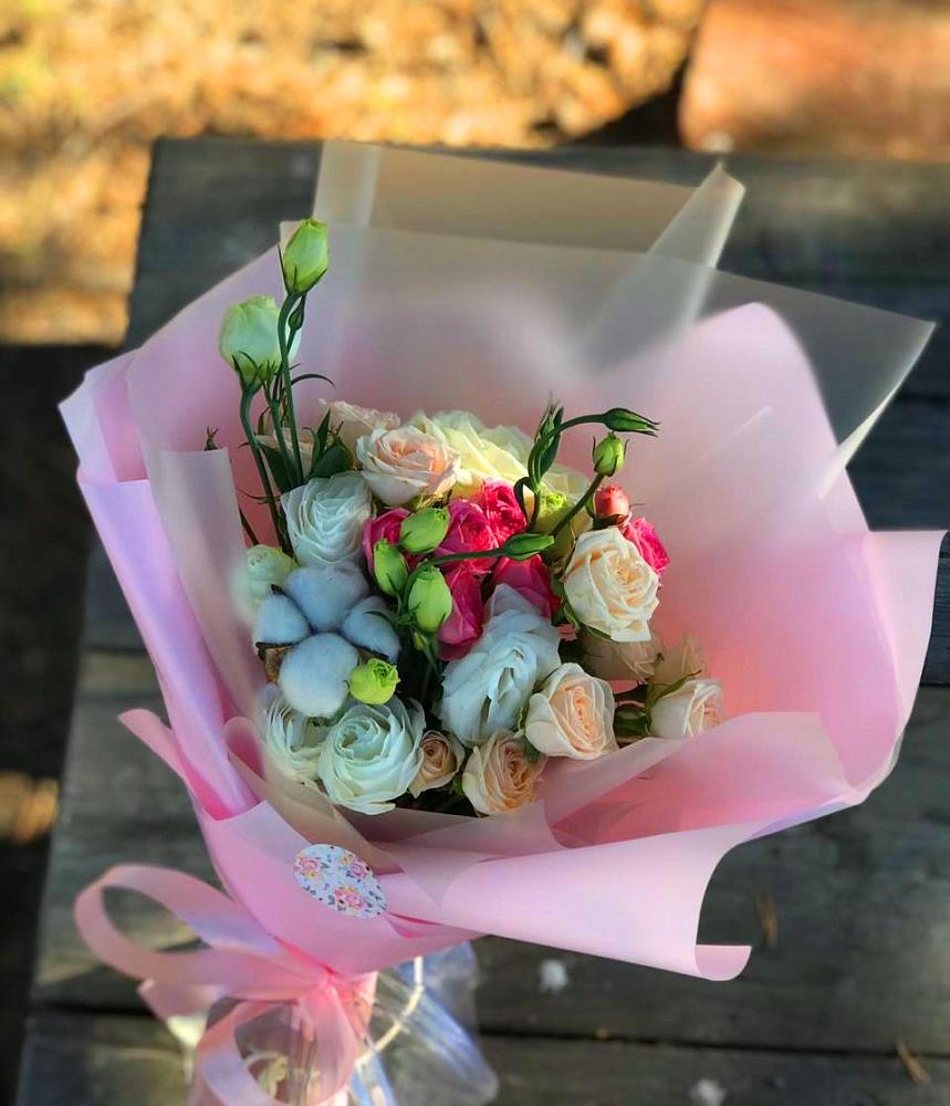 Букет цветов из: Розы и Лизиантусы в Костерево