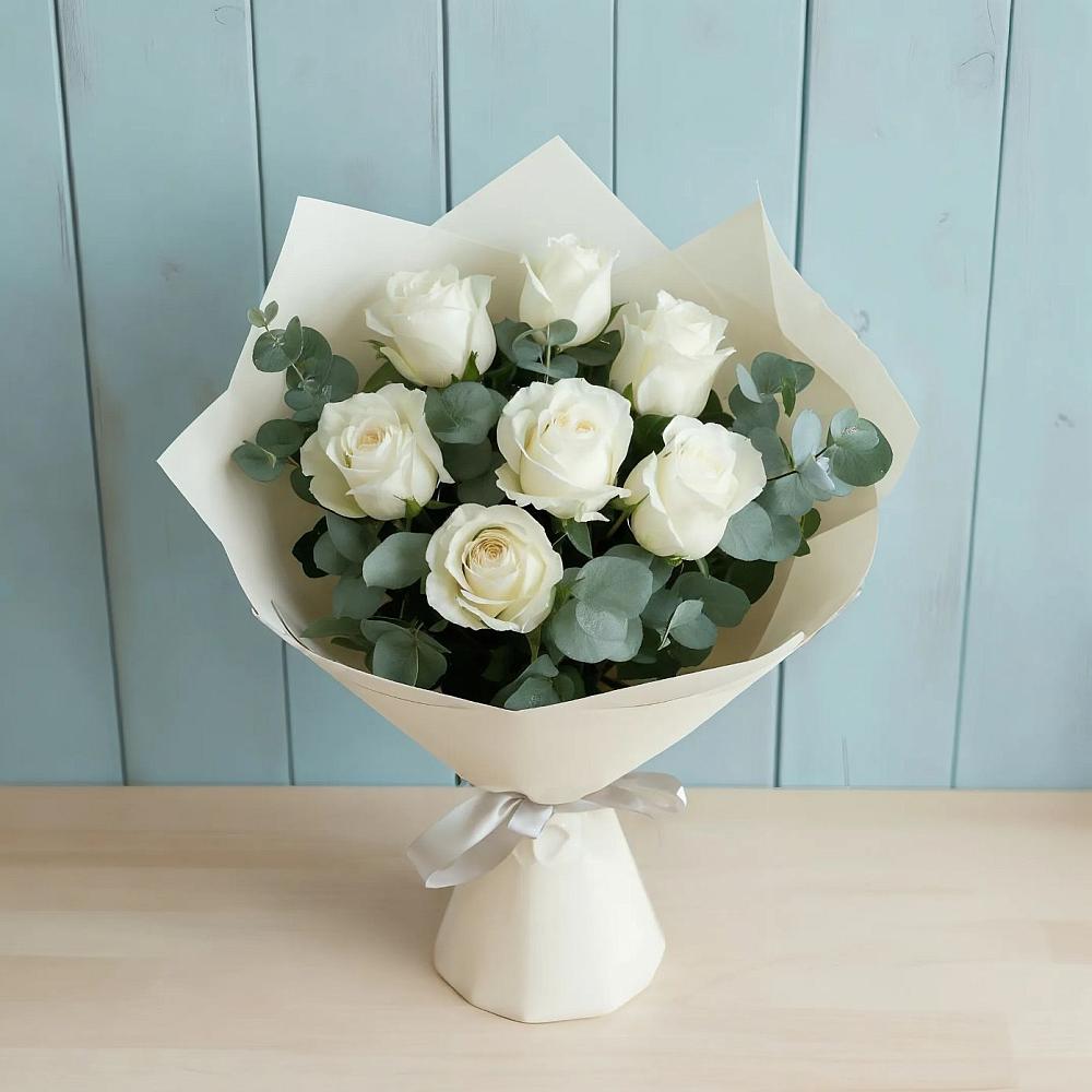 Букет Белые розы в Эвкалипте в Костерево