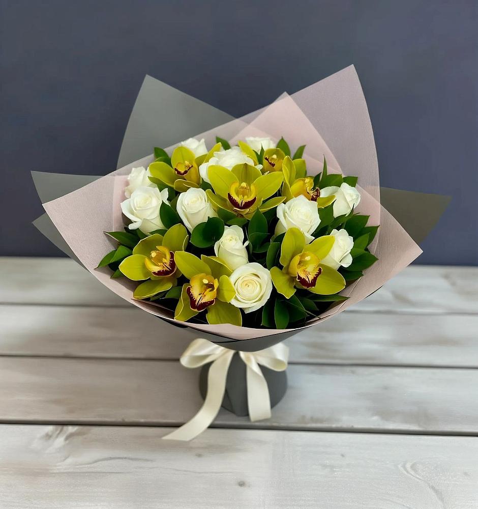 Букет цветов из: Орхидеи и Розы в Костерево