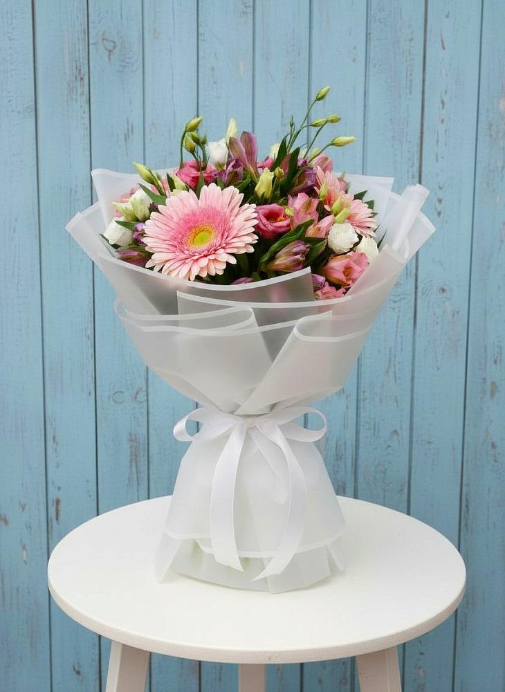 Букет цветов из: Герберы, Альстромерии и Лизиантусы в Костерево